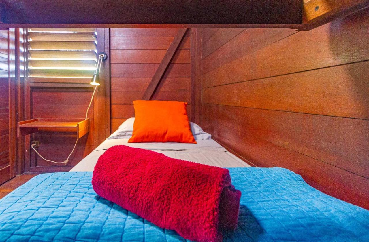 Piton Bungalows Ecolodges Deshaies Ngoại thất bức ảnh